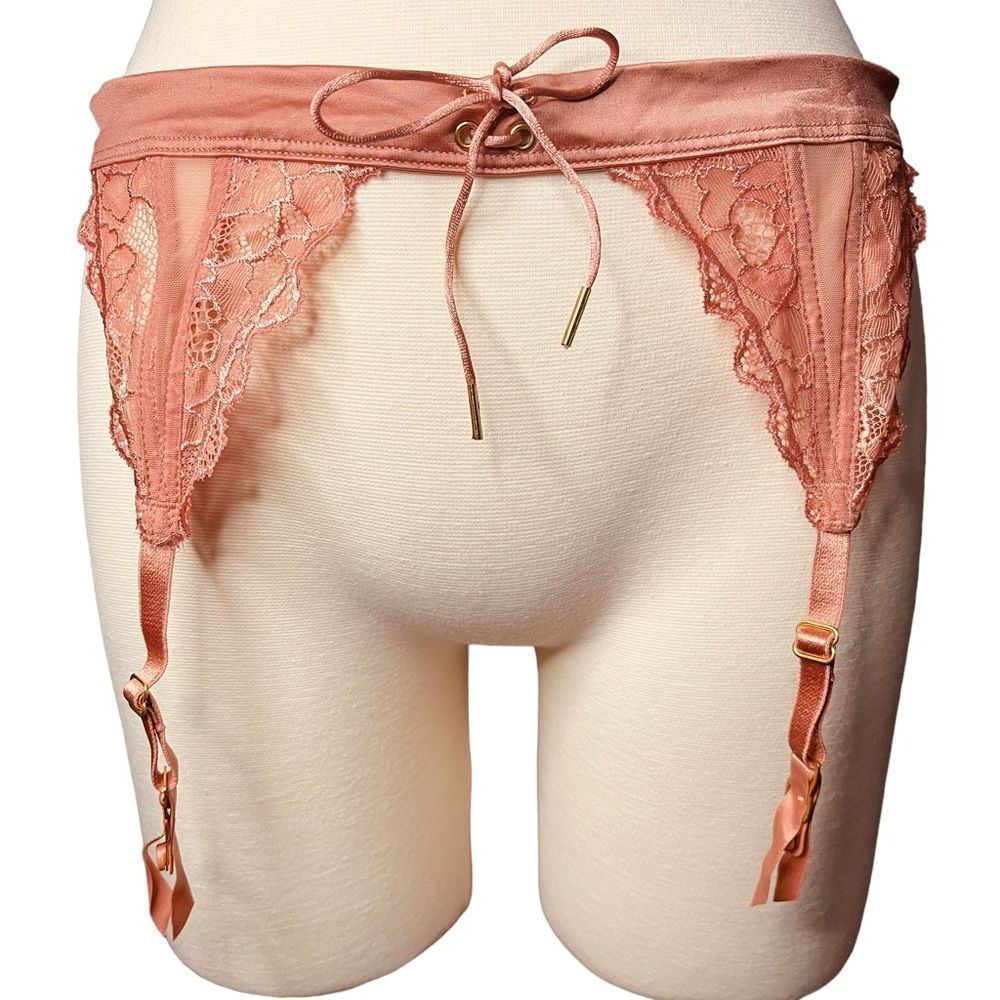 NWOT Victoria’s Secret Lace Tie Front Pink Garter Belt Lingerie M L